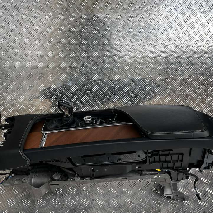 Volvo XC90 (2014 - 2019)  31469486 Центральная консоль