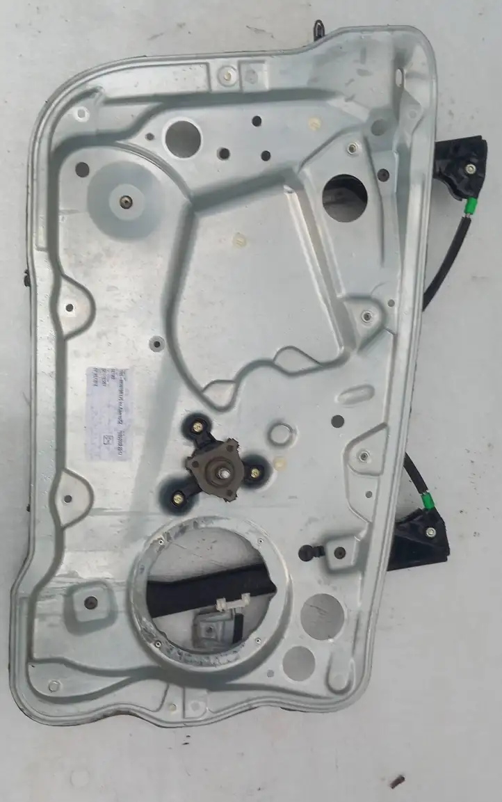Skoda Fabia Mk1 (6Y) (1999 - 2007) 6Y1837751E Механический стеклоподъемник передней двери — фото 1