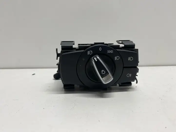 BMW 3 E90 E91 (2005 - 2012) 9169404 Включатель фонарей — фото 1