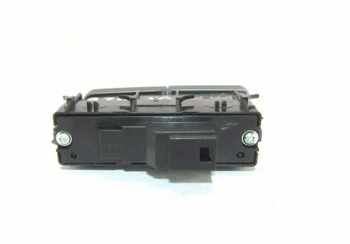 Mercedes-Benz C W204 (2007 - 2014) Другие включатели / ручки/ переключатели — фото 1