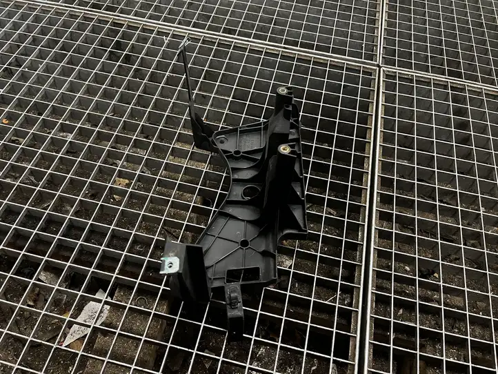 BMW 3 E92 E93 (2005 - 2014) 6768644 Прочие детали моторного отсека — фото 5