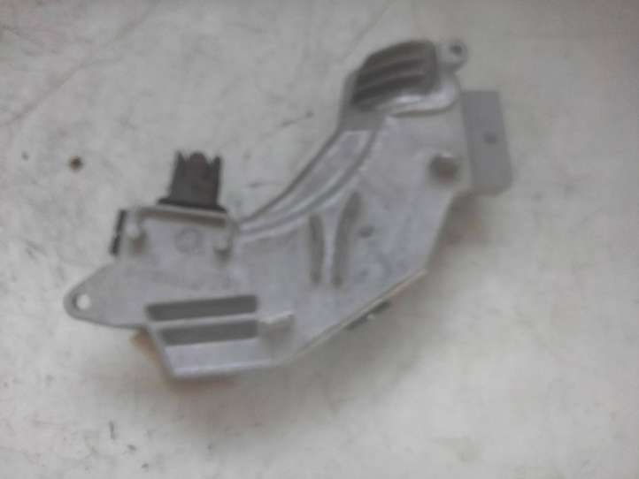 Opel Vectra (2005 - 2009)  13421312U Реле вентилятора печки салона