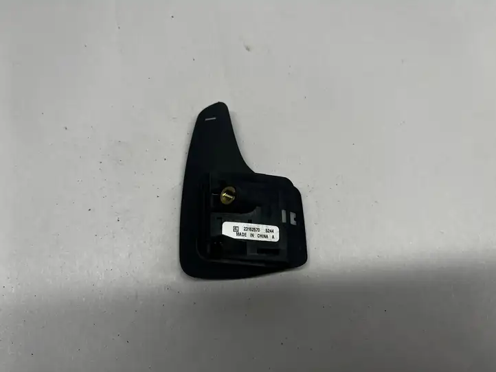 Chevrolet Camaro (2015 - 2018) 23162571 Кнопки на рулевом колесе — фото 5