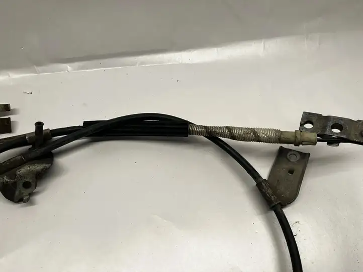 Ford Mustang VI (2015 - ) FR3C2A809AD Трос ручного тормоза — фото 3