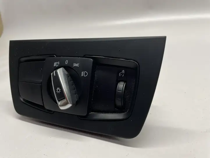 BMW 3 F30 F35 F31 (2012 - 2018) 9393939 Включатель фонарей — фото 3