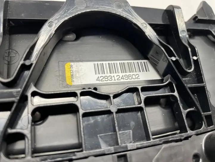BMW 3 F30 F35 F31 (2012 - 2018) 9312496 Передняя подсветка — фото 2