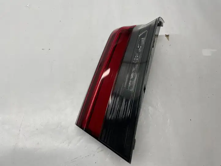 BMW 3 G20 G21 (2019 - ) H8742045608 Задний фонарь в крышке багажника — фото 9