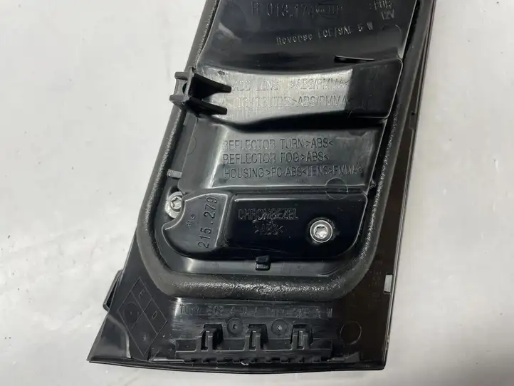 BMW 3 G20 G21 (2019 - ) H8742045608 Задний фонарь в крышке багажника — фото 7