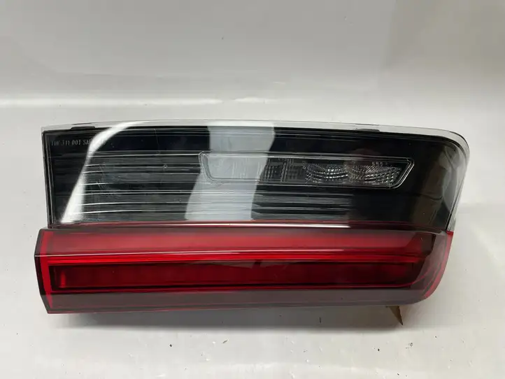 BMW 3 G20 G21 (2019 - ) H7742045508 Задний фонарь в крышке багажника — фото 1