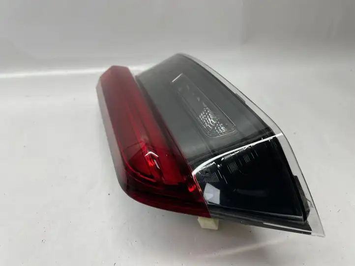 BMW 3 G20 G21 (2019 - ) H7742045508 Задний фонарь в крышке багажника — фото 3