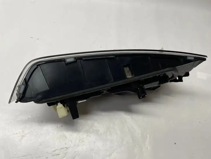 BMW 3 G20 G21 (2019 - ) H7742045508 Задний фонарь в крышке багажника — фото 4