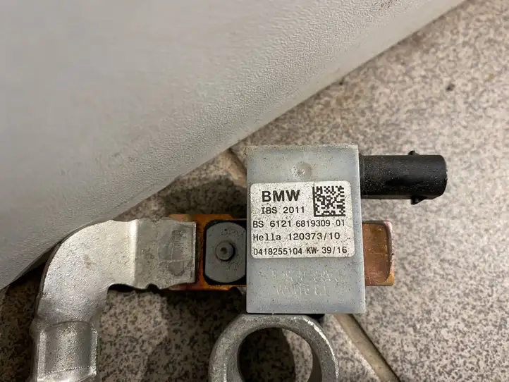 BMW X5 F15 (2013 - 2017) 61216819309 Минусовой провод аккумулятора — фото 2