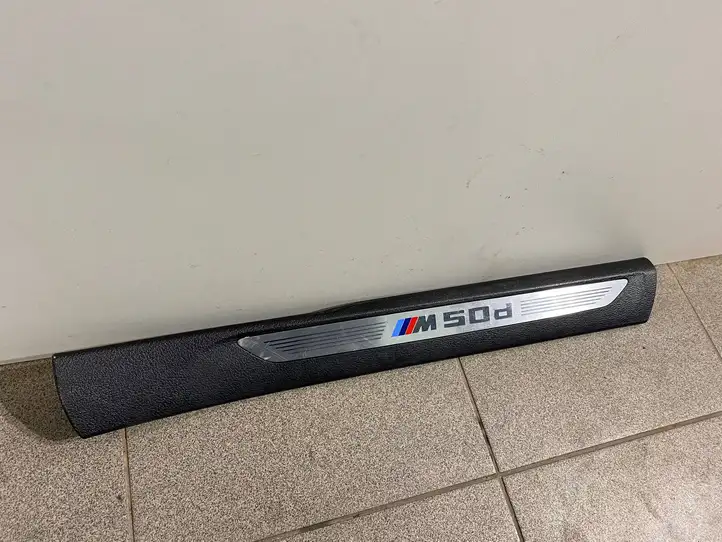 BMW X5 F15 (2013 - 2017) 51437284558 Внутренняя отделка переднего порога — фото 1