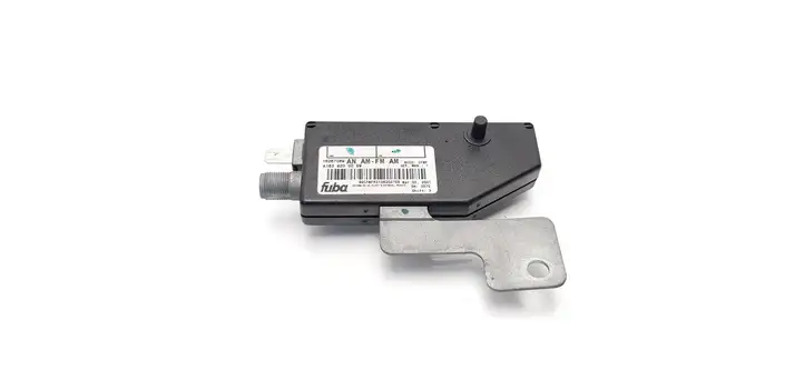 Mercedes-Benz ML W163 (1997 - 2005) A1638200089 Усилитель антенны — фото 1