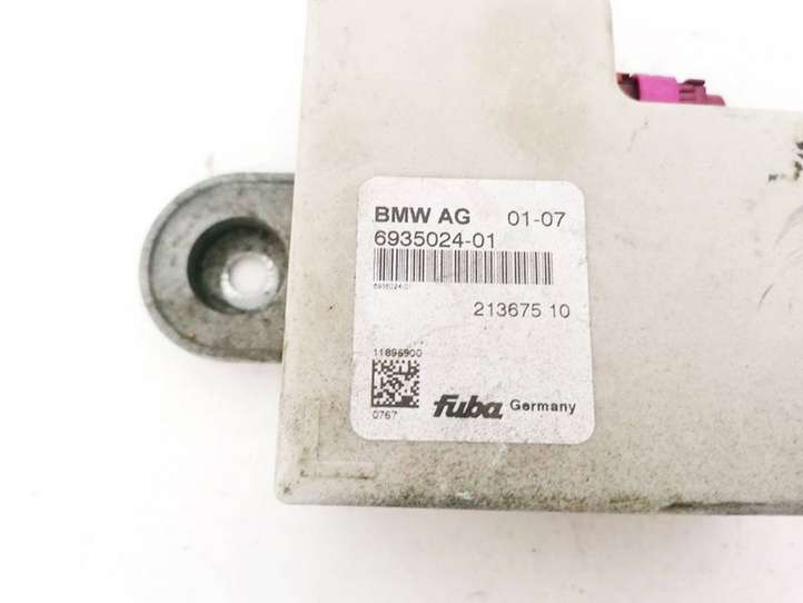 BMW 3 E90 E91 (2005 - 2012)  693502401 Блок управления антенной