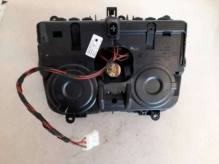 BMW 5 GT F07 (2010 - 2017)  51169206401 Передний держатель чашки