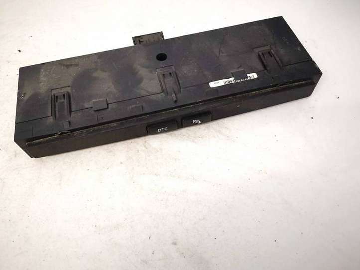 BMW 5 E60 E61 (2004 - 2010)  6985748 Включатель датчиков парковки