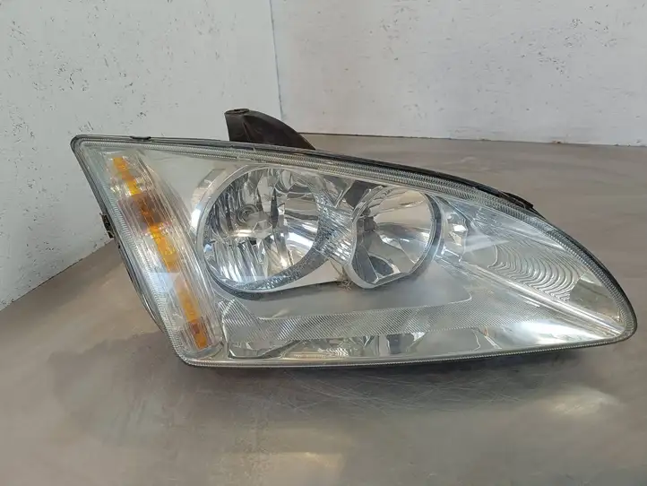 Ford Focus (1998 - 2004) Передняя фара — фото 1