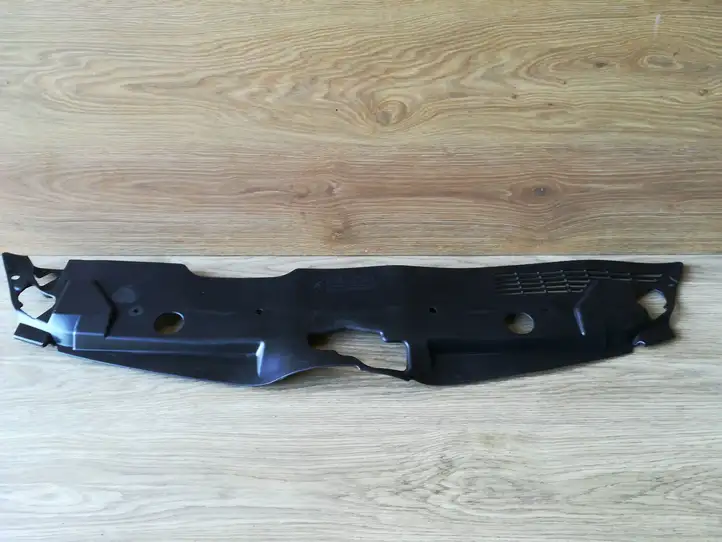Toyota Corolla Verso AR10 (2004 - 2009) 532890F010 Облицовка радиатора — фото 1