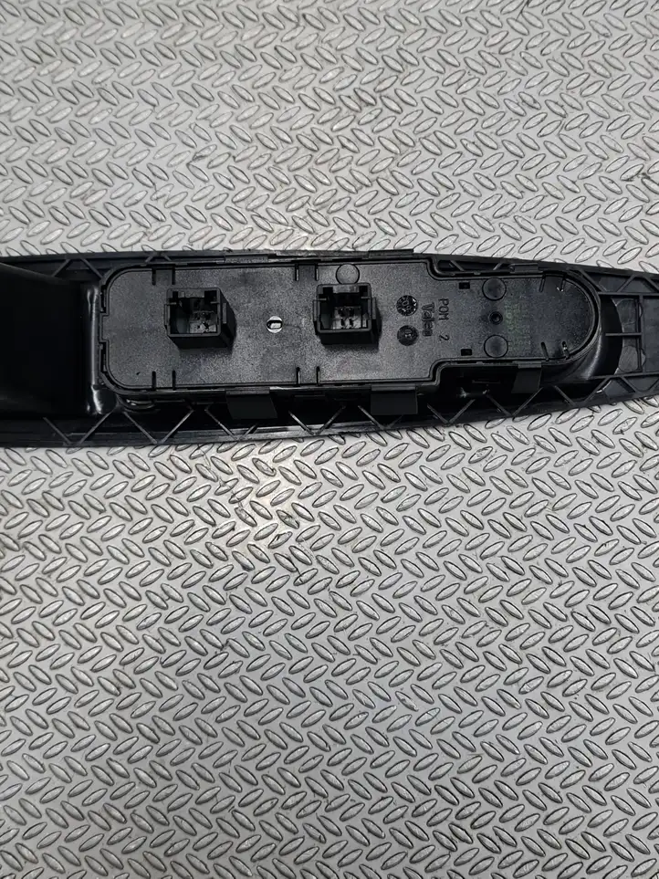 Citroen C4 (2008 - 2011) 9651464677 Кнопка стеклоподъемников — фото 5