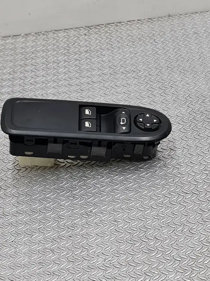 Citroen C3 (2009 - 2013) 529076433 Кнопка стеклоподъемников — фото 1