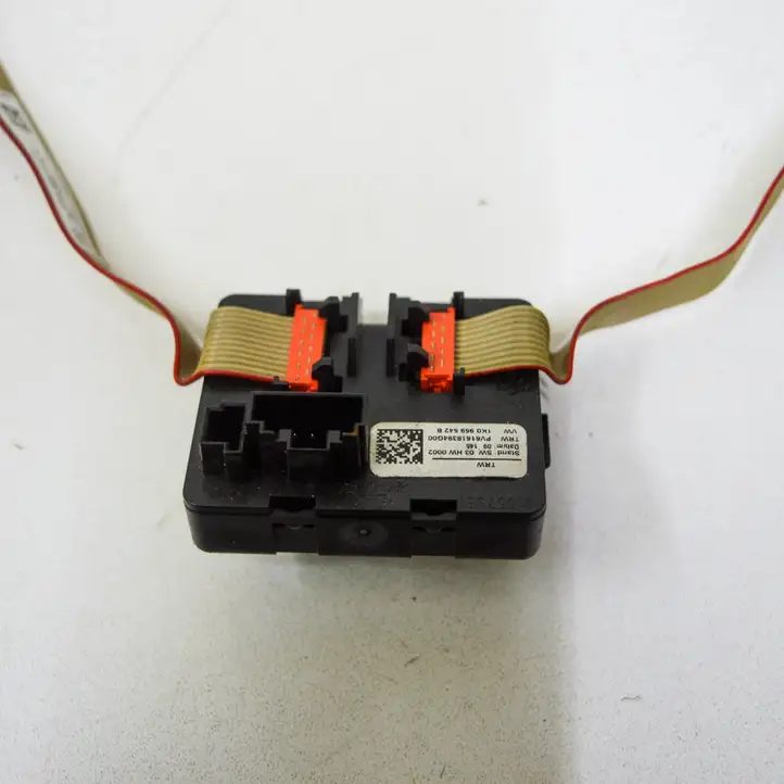 Volkswagen Tiguan (2007 - 2011) 1K0959542B Кнопки на рулевом колесе — фото 4