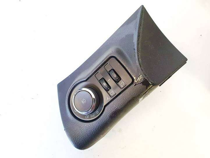 Opel Astra (2009 - 2012)  13268697 Включатель фонарей