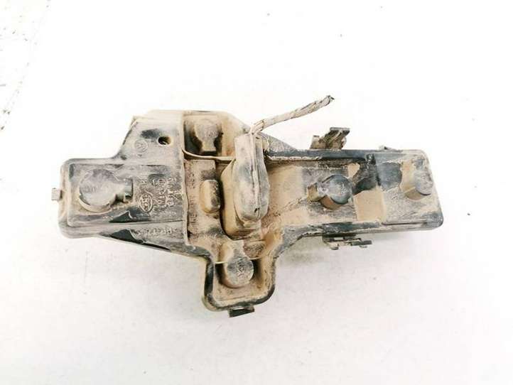 Volkswagen Touran I (2003 - 2010)  1T0945258 Держатель крышки лампы заднего фонаря
