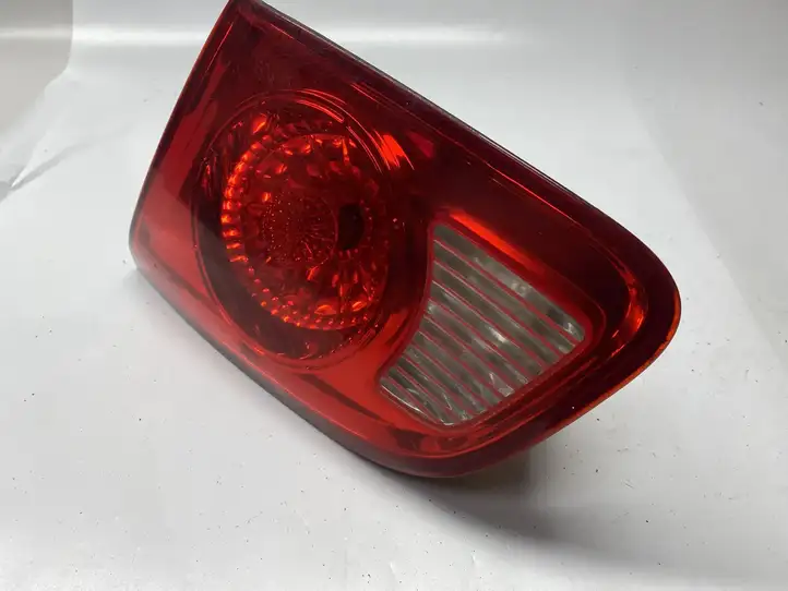 Hyundai Santa Fe (2005 - 2009) 924062B000 Задний фонарь в крышке багажника — фото 6