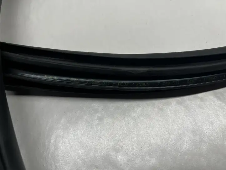 BMW 3 F30 F35 F31 (2012 - 2018) 7258311 Уплотнитель кузова — фото 3
