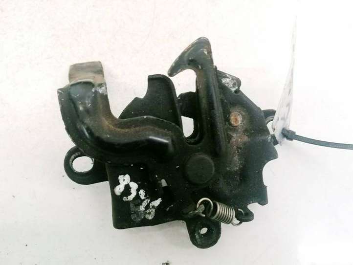 Toyota Yaris (2005 - 2009)   Замок капота