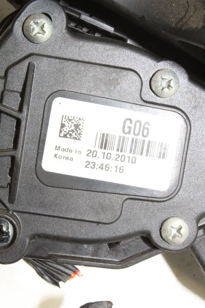 Kia Sorento (2009 - 2014) G06 Педаль акселератора — фото 5