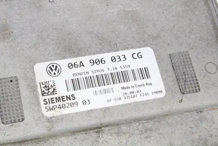 Volkswagen Touran I (2003 - 2010) 06A906033CG Блок управления двигателем (ЭБУ) — фото 4