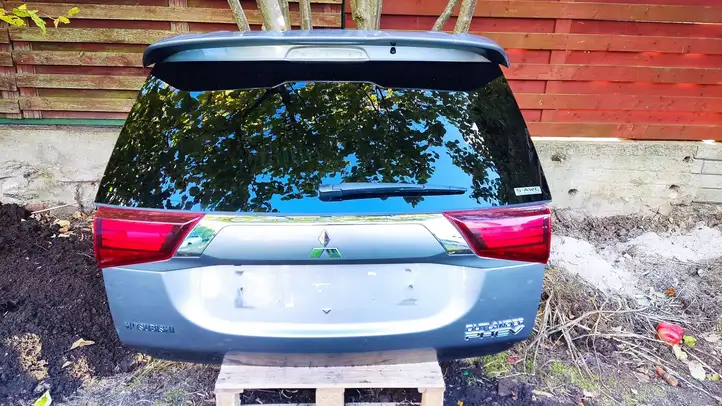 Mitsubishi Outlander (2018 - 2021) Крышка багажника — фото 1