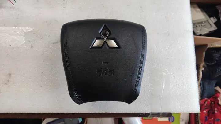 Mitsubishi Outlander (2018 - 2021) N03119518Z68 Подушка безопасности руля — фото 1