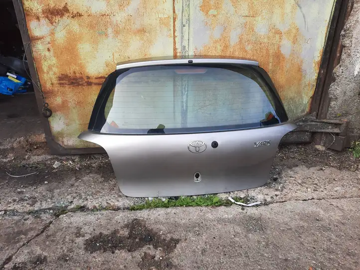 Toyota Yaris (2003 - 2005) Крышка багажника — фото 1