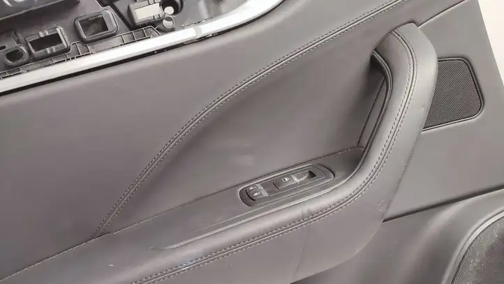 Maserati Levante (2017 - ) 007000000270 Обшивка задней двери — фото 10