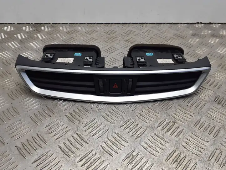 Nissan Qashqai (2013 - 2017) 687504EA0A Центральный воздушный дефлектор — фото 1