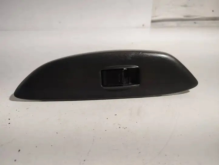 Toyota Yaris (1999 - 2003) Кнопка стеклоподъемников — фото 1
