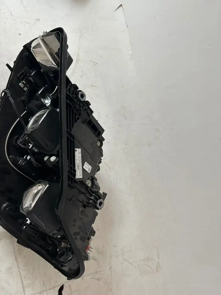 BMW 5 G30 G31 (2016 - ) 01532321 Передняя фара — фото 1