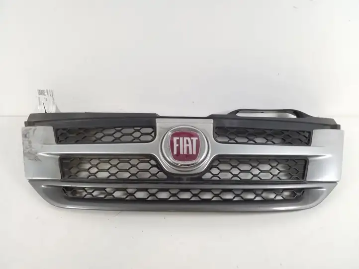 Fiat Freemont (2011 - 2016) 55000802AA Передняя решетка — фото 5