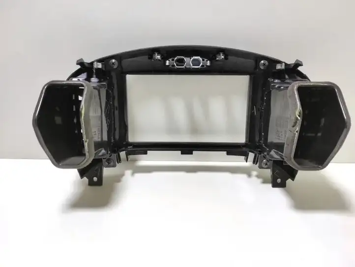 Nissan Juke I F15 (2010 - 2018) 687501KE0A Центральный воздушный дефлектор — фото 2