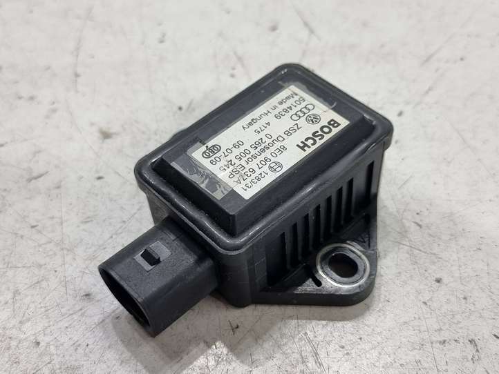 Audi A8 (2005 - 2007)  8E0907637A Датчик ESP (системы стабильности) (датчик курсовой устойчивости))