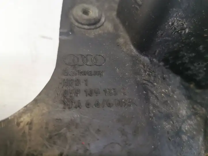 Audi A6 S6 C5 4B (2001 - 2004) 059109133E Защита ремня ГРМ — фото 2