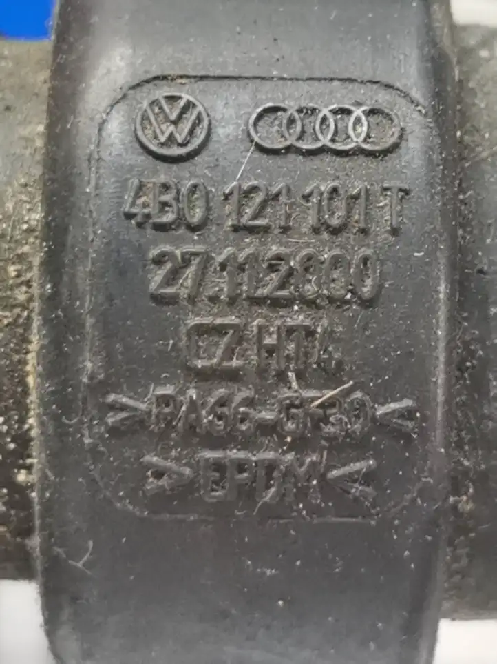 Audi A6 S6 C5 4B (2001 - 2004) 4B0121101T Шланги системы охлаждения — фото 2