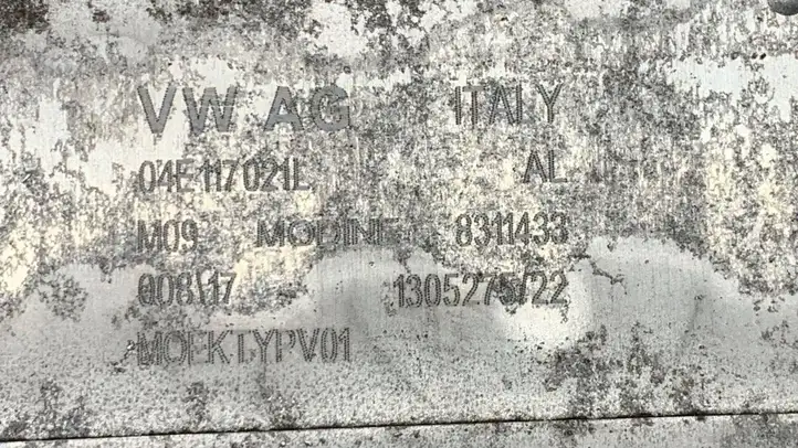 Volkswagen Golf VII (2013 - 2019) 04E117021L Кронштейн масляного фильтра — фото 4