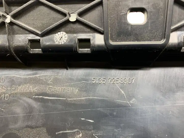 BMW 3 F30 F35 F31 (2012 - 2018) 7258307 Накладка стекла задней двери — фото 2
