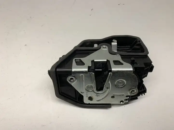 BMW 3 F30 F35 F31 (2012 - 2018) 7202147 Замок задней двери — фото 1