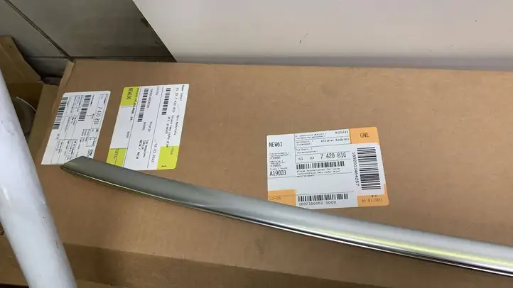 BMW X2 F39 (2018 - 2022) 51337420810 Накладка стекла передней двери — фото 1
