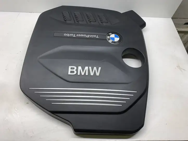 BMW 5 G30 G31 (2016 - ) 8514204 Крышка двигателя декоративная — фото 3